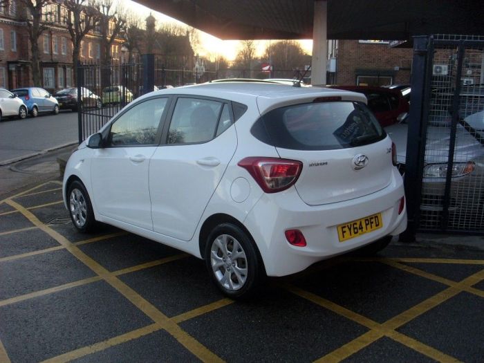 Hyundai i10 1.0 SE 5dr Hatchback Petrol White