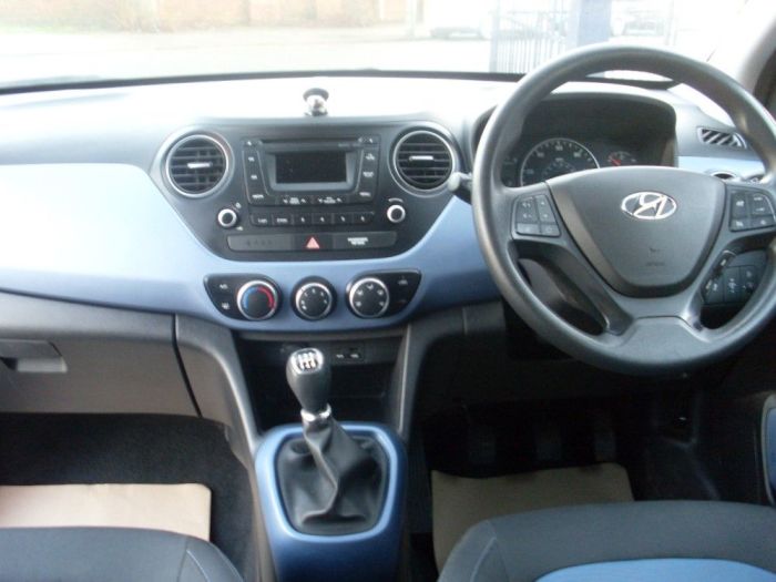 Hyundai i10 1.0 SE 5dr Hatchback Petrol White