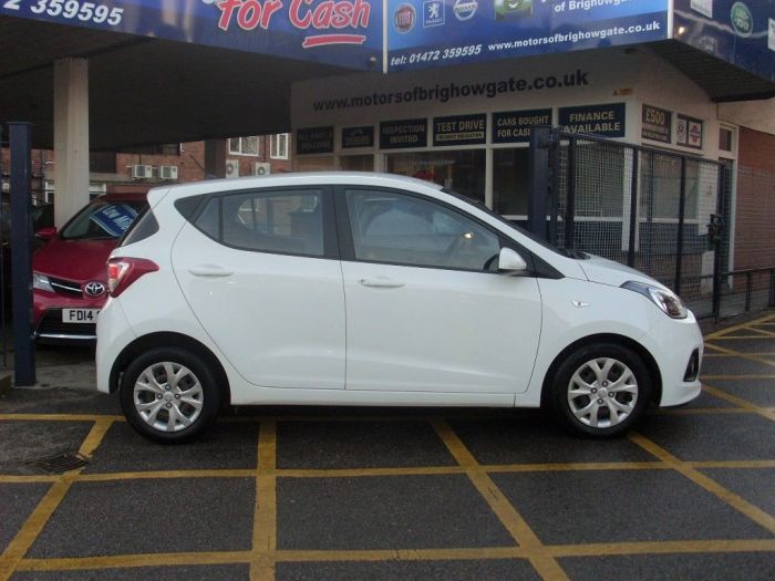 Hyundai i10 1.0 SE 5dr Hatchback Petrol White