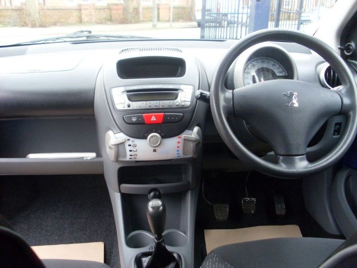 Peugeot 107 1.0 Urban 5dr Hatchback Petrol Vivid Blue