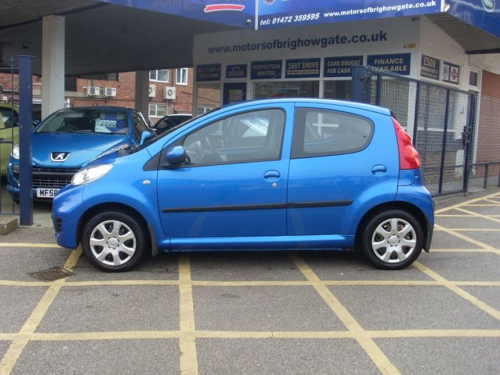 Peugeot 107 1.0 Urban 5dr Hatchback Petrol Vivid Blue