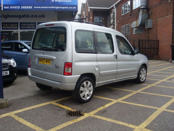 Citroen Berlingo Multispace 1.6 HDi 16V Desire 5dr MPV Diesel Silver