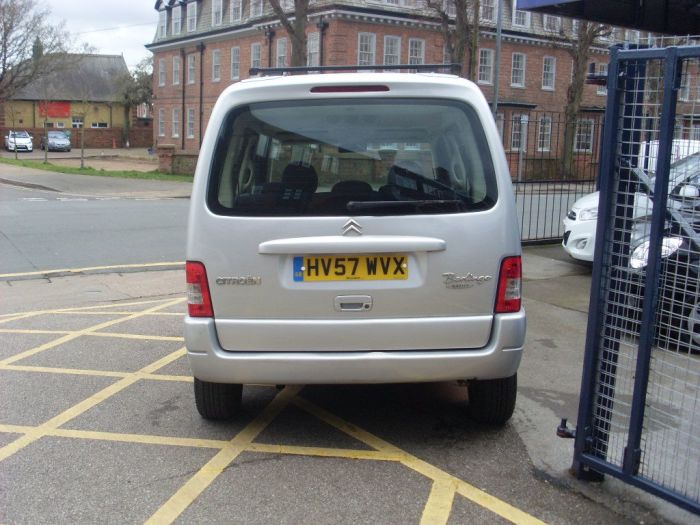 Citroen Berlingo Multispace 1.6 HDi 16V Desire 5dr MPV Diesel Silver