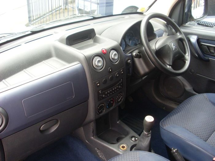 Citroen Berlingo Multispace 1.6 HDi 16V Desire 5dr MPV Diesel Silver