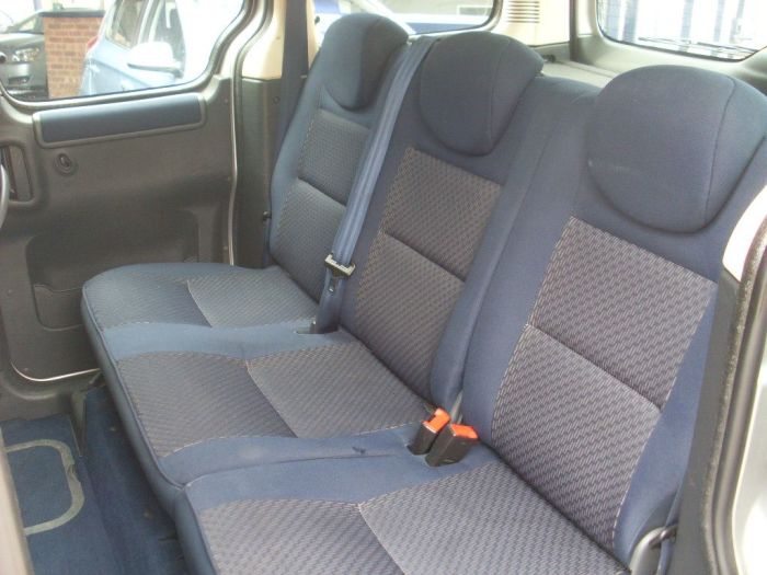 Citroen Berlingo Multispace 1.6 HDi 16V Desire 5dr MPV Diesel Silver
