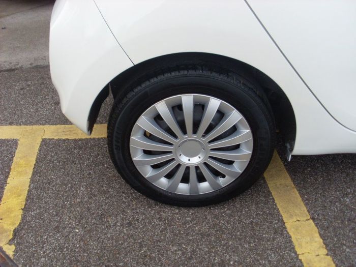 Kia Picanto 1.0 1 5dr Hatchback Petrol White