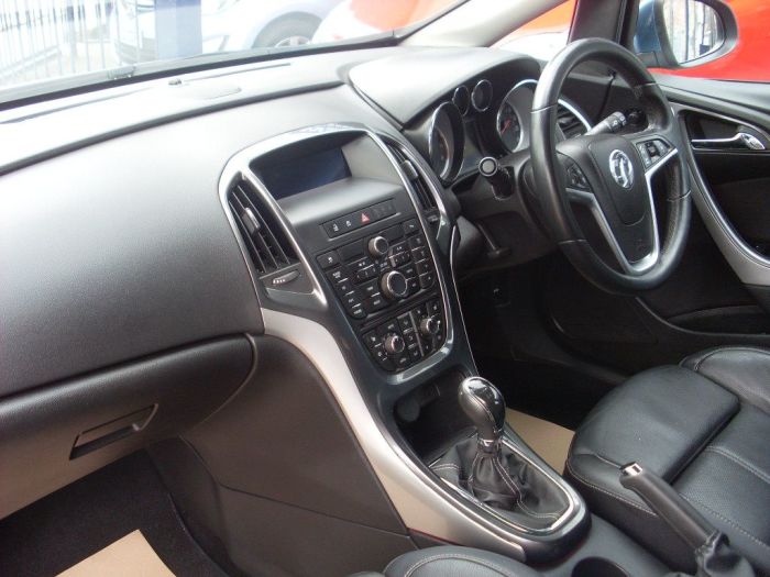 Vauxhall Astra 1.6i 16V Elite 5dr Hatchback Petrol Deep Sky Blue