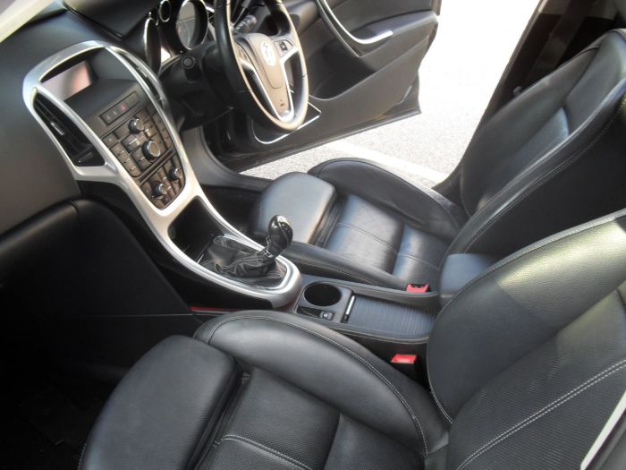 Vauxhall Astra 1.6i 16V SRi 5dr Hatchback Petrol Black