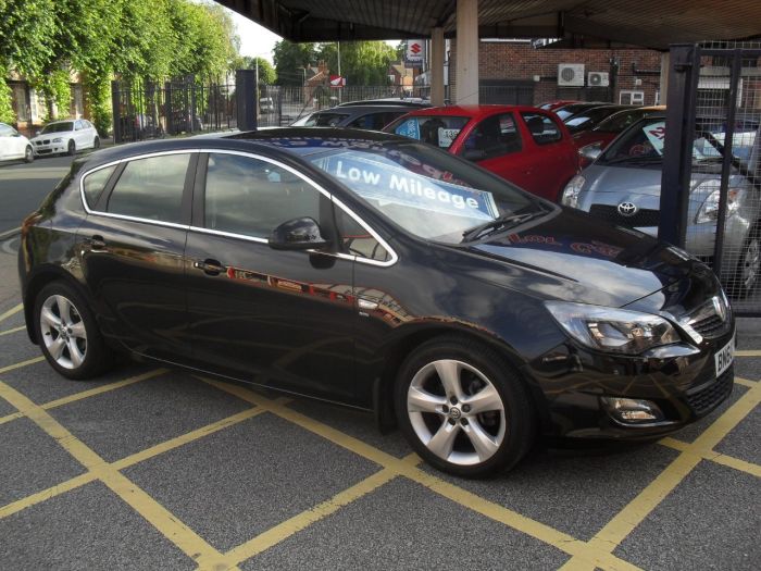 Vauxhall Astra 1.6i 16V SRi 5dr Hatchback Petrol Black