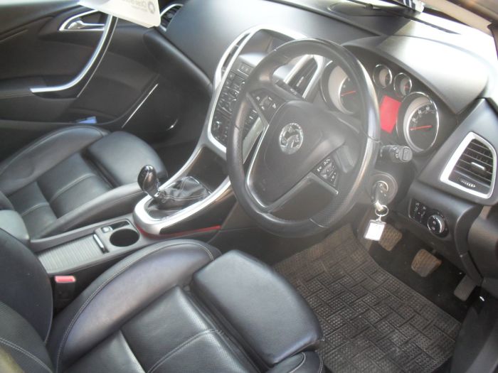 Vauxhall Astra 1.6i 16V SRi 5dr Hatchback Petrol Black