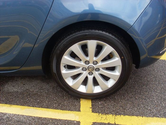 Vauxhall Astra 1.6i 16V Elite 5dr Hatchback Petrol Deep Sky Blue