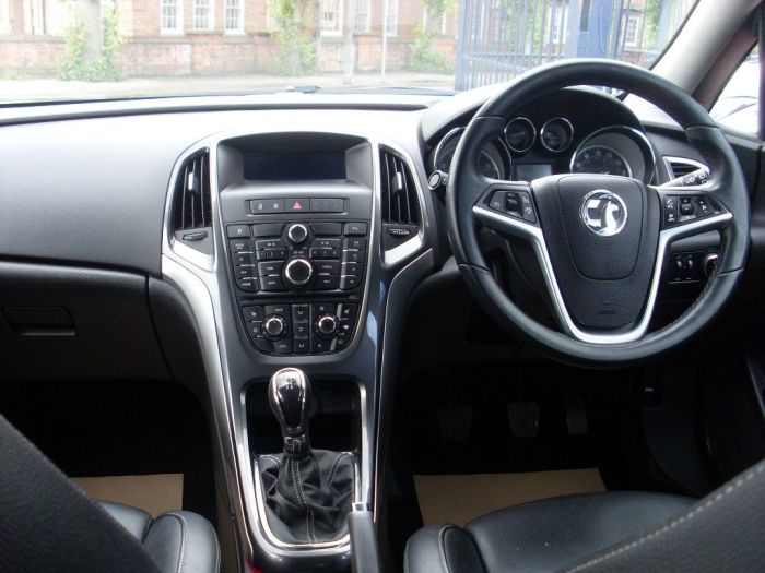 Vauxhall Astra 1.6i 16V Elite 5dr Hatchback Petrol Deep Sky Blue