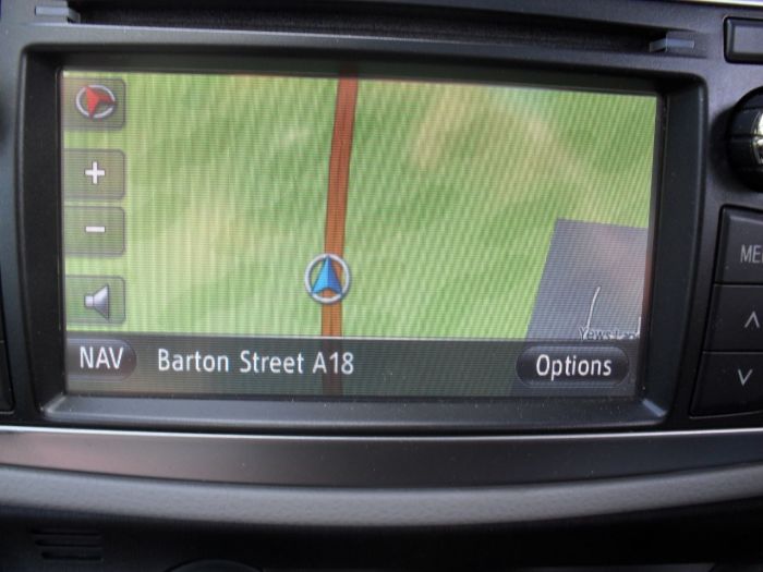 Toyota Yaris 1.33 VVT-i T Spirit 5dr Multidrive S Hatchback Petrol Red Met