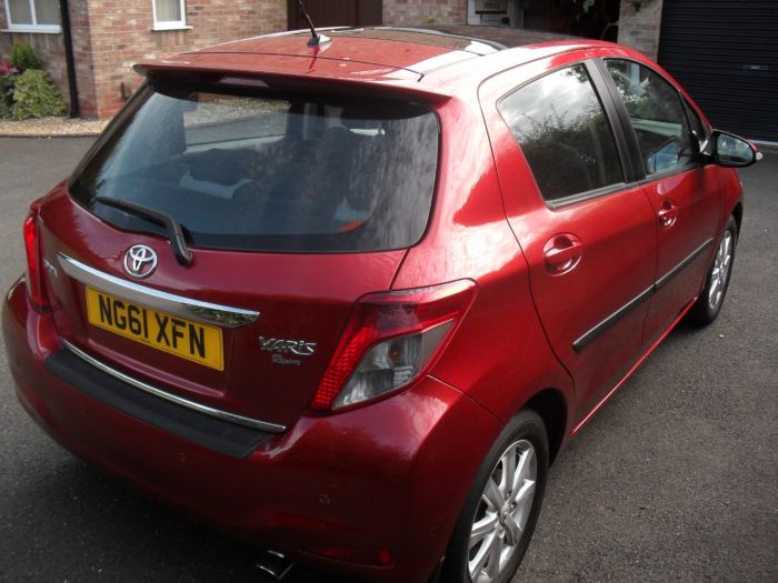 Toyota Yaris 1.33 VVT-i T Spirit 5dr Multidrive S Hatchback Petrol Red Met