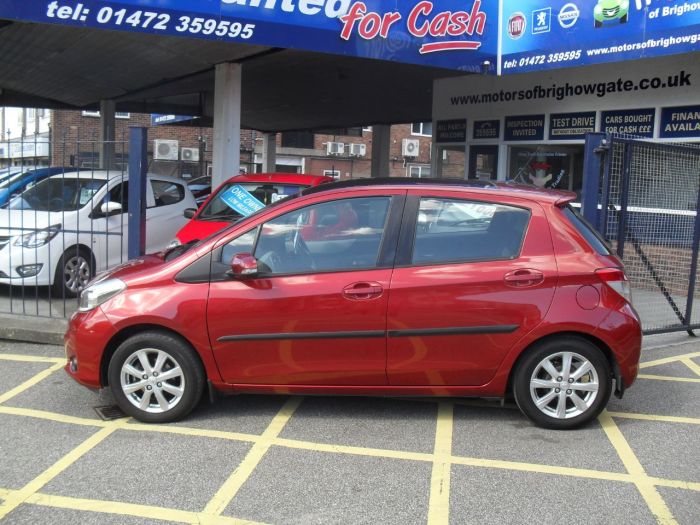 Toyota Yaris 1.33 VVT-i T Spirit 5dr Multidrive S Hatchback Petrol Red Met