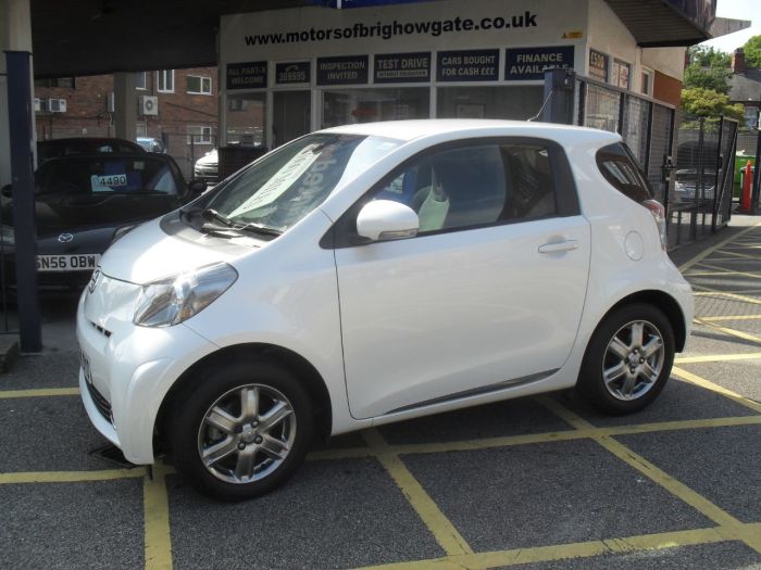 Toyota iQ 1.0 VVT-i 2 3dr Hatchback Petrol Pearl White Met