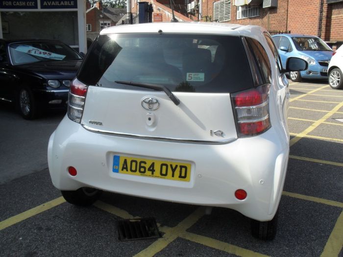 Toyota iQ 1.0 VVT-i 2 3dr Hatchback Petrol Pearl White Met