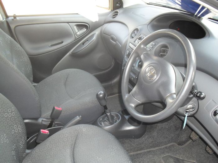 Toyota Yaris 1.4 D-4D T3 5dr Hatchback Diesel Silver