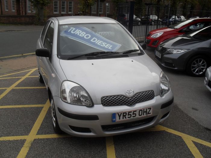 Toyota Yaris 1.4 D-4D T3 5dr Hatchback Diesel Silver