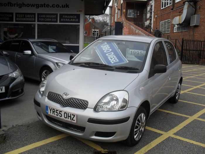 Toyota Yaris 1.4 D-4D T3 5dr Hatchback Diesel Silver