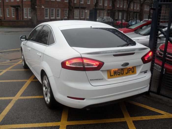 Ford Mondeo 2.0 TDCi Titanium 5dr Hatchback Diesel White