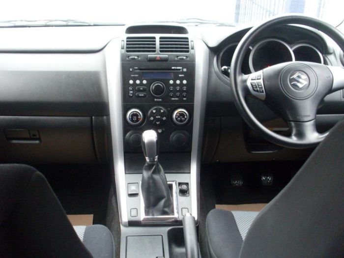 Suzuki Grand Vitara 1.6 VVT 3dr Estate Petrol Silver