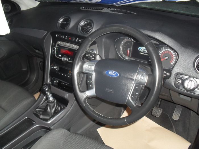 Ford Mondeo 2.0 TDCi Titanium 5dr Hatchback Diesel White