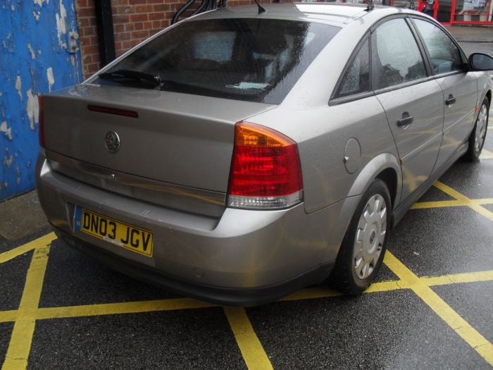Vauxhall Vectra 1.8i LS 5dr Hatchback Petrol Silver