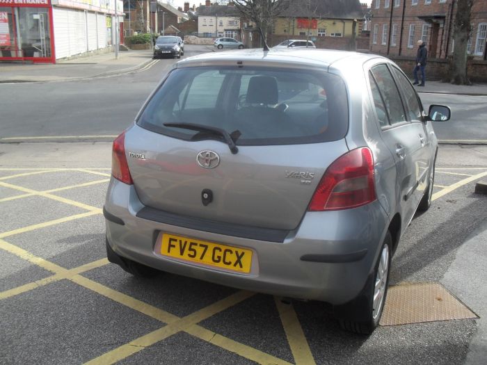 Toyota Yaris 1.3 VVT-i TR 5dr Hatchback Petrol Silver Grey