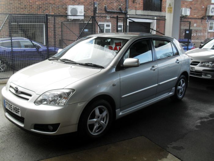 Toyota Corolla 1.4 VVT-i Colour Collection 5dr Hatchback Petrol Silver Fern