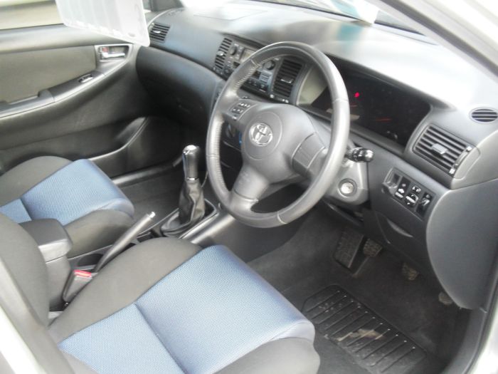 Toyota Corolla 1.4 VVT-i Colour Collection 5dr Hatchback Petrol Silver Fern