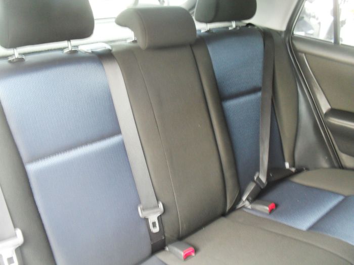 Toyota Corolla 1.4 VVT-i Colour Collection 5dr Hatchback Petrol Silver Fern