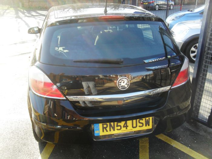 Vauxhall Astra 1.6i 16V Club 5dr Hatchback Petrol Black Met