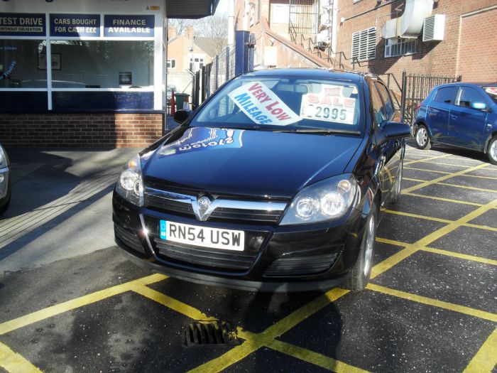 Vauxhall Astra 1.6i 16V Club 5dr Hatchback Petrol Black Met