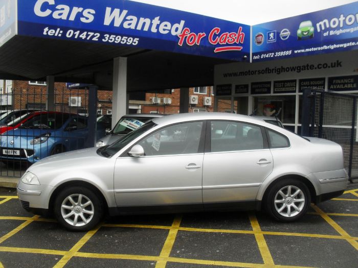Volkswagen Passat 1.9 Highline TDI 130 4dr Saloon Diesel Silver
