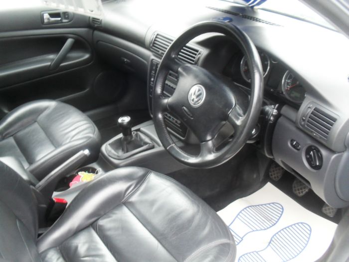 Volkswagen Passat 1.9 Highline TDI 130 4dr Saloon Diesel Silver