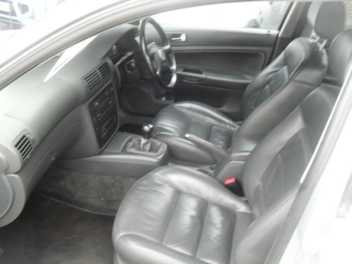 Volkswagen Passat 1.9 Highline TDI 130 4dr Saloon Diesel Silver