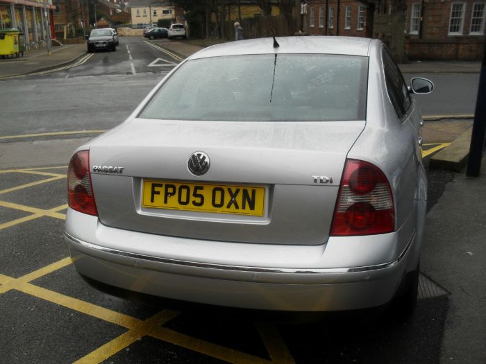 Volkswagen Passat 1.9 Highline TDI 130 4dr Saloon Diesel Silver