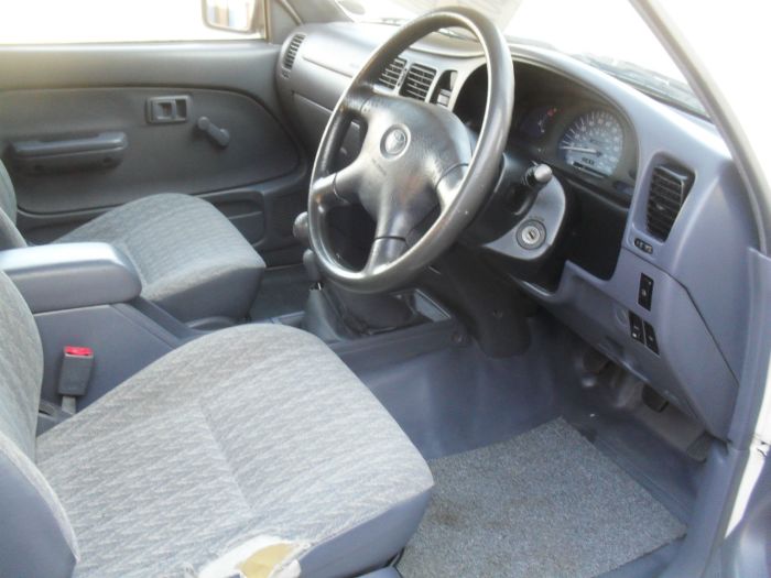 Toyota Hilux 2.5 270 EX Double Cab Pick Up 4WD 102Bhp Pick Up Diesel White