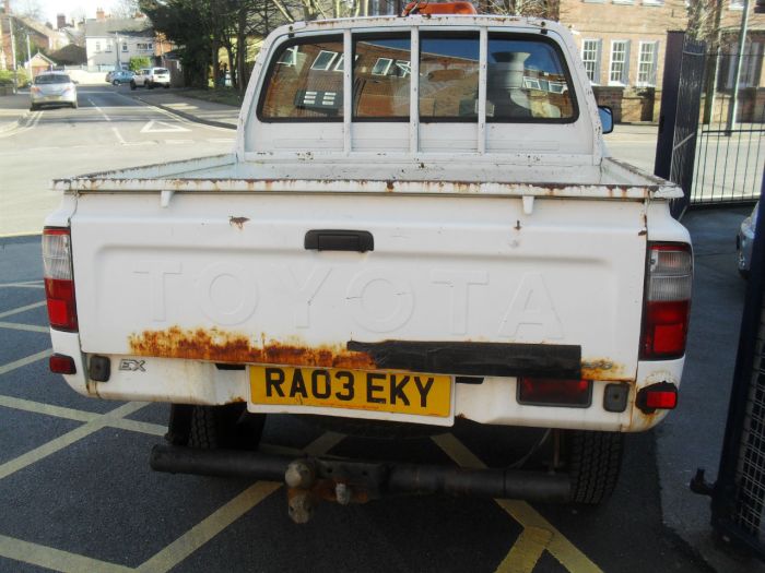 Toyota Hilux 2.5 270 EX Double Cab Pick Up 4WD 102Bhp Pick Up Diesel White