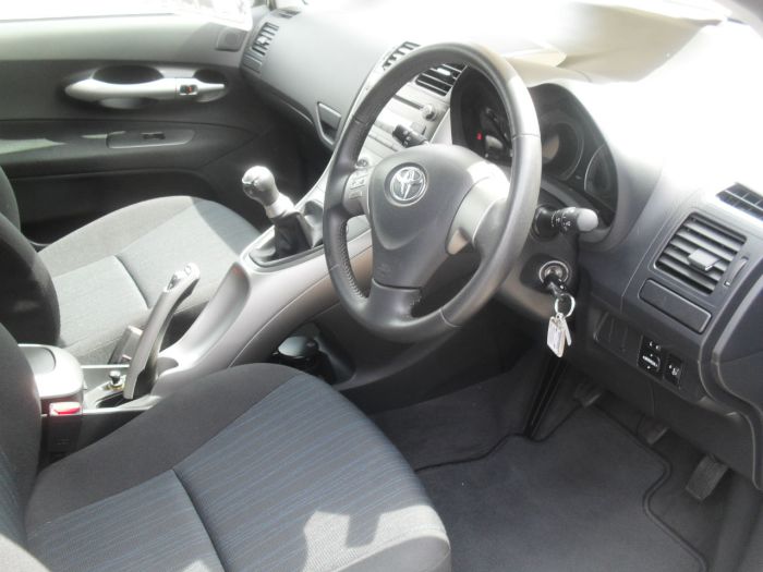 Toyota Auris 1.4 D-4D TR 5dr Hatchback Diesel Grey