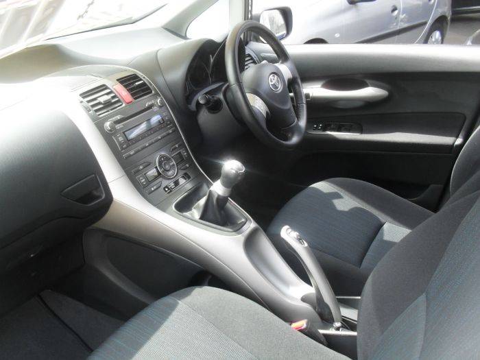 Toyota Auris 1.4 D-4D TR 5dr Hatchback Diesel Grey