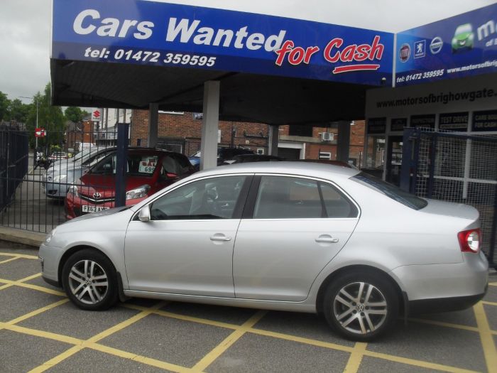 Volkswagen Jetta 2.0 SE TDI PD 4dr DSG Saloon Diesel Silver