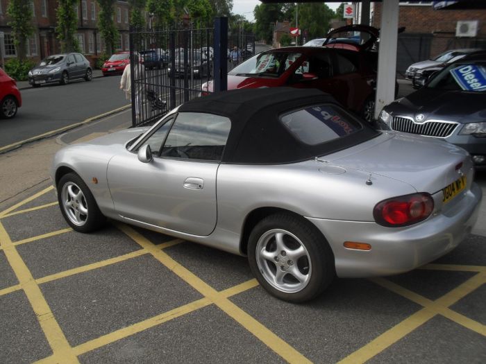 Mazda MX-5 1.6i 2dr Convertible Petrol Silver