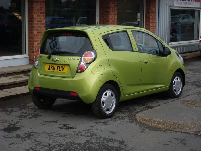 Chevrolet Spark 1.0i LS 5dr Hatchback Petrol Citrus Green