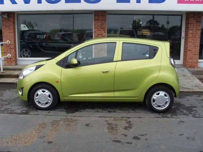 Chevrolet Spark 1.0i LS 5dr Hatchback Petrol Citrus Green