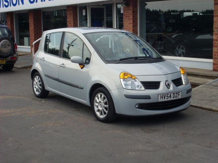 Renault Modus 1.5 dCi 80 Dynamique 5dr Hatchback Diesel Silver