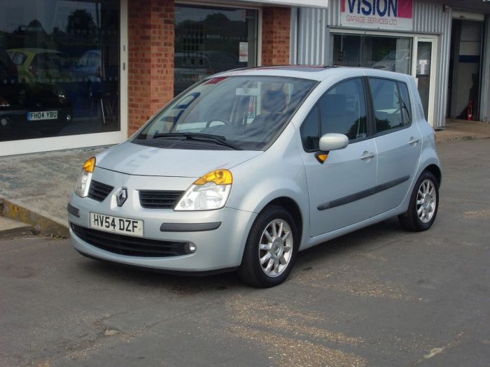 Renault Modus 1.5 dCi 80 Dynamique 5dr Hatchback Diesel Silver