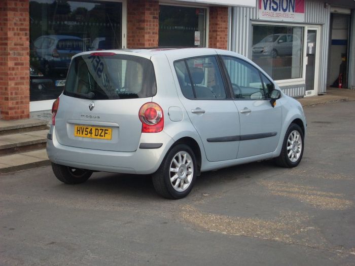 Renault Modus 1.5 dCi 80 Dynamique 5dr Hatchback Diesel Silver