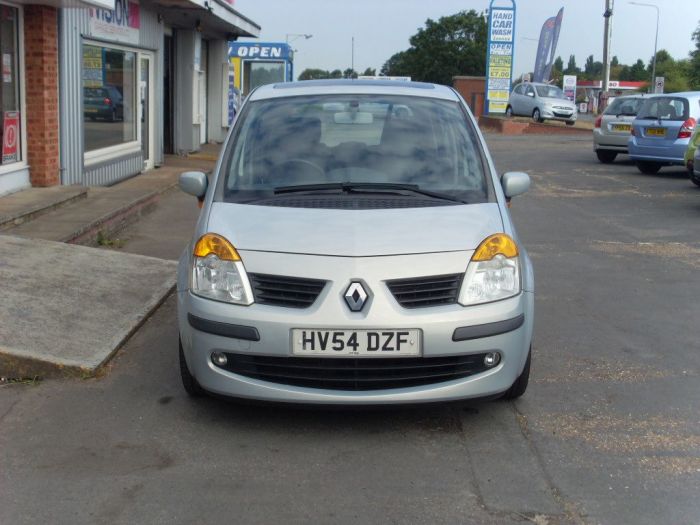 Renault Modus 1.5 dCi 80 Dynamique 5dr Hatchback Diesel Silver